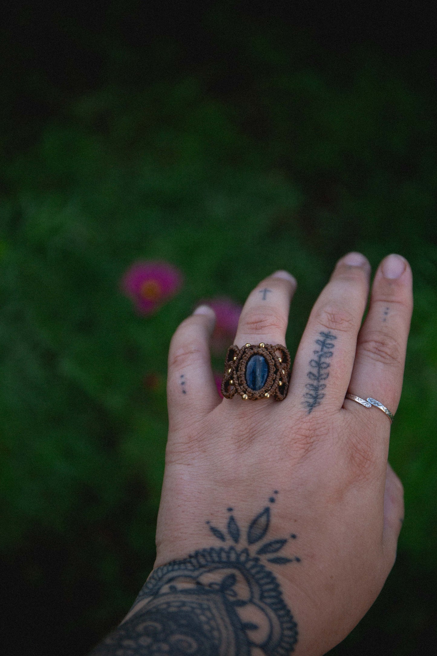 Blue kyanite macrame ring